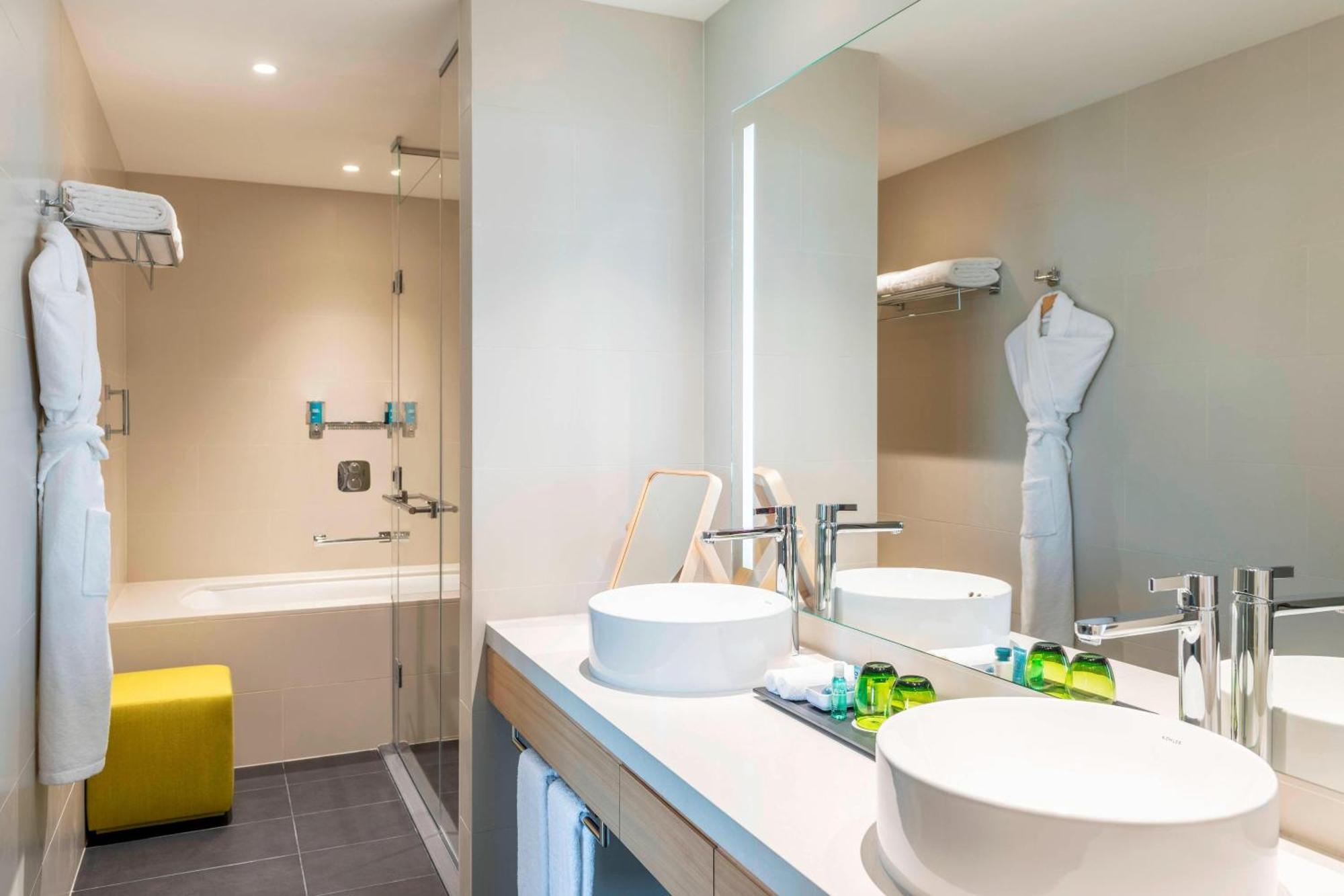 Aloft Creek Hotel 4*