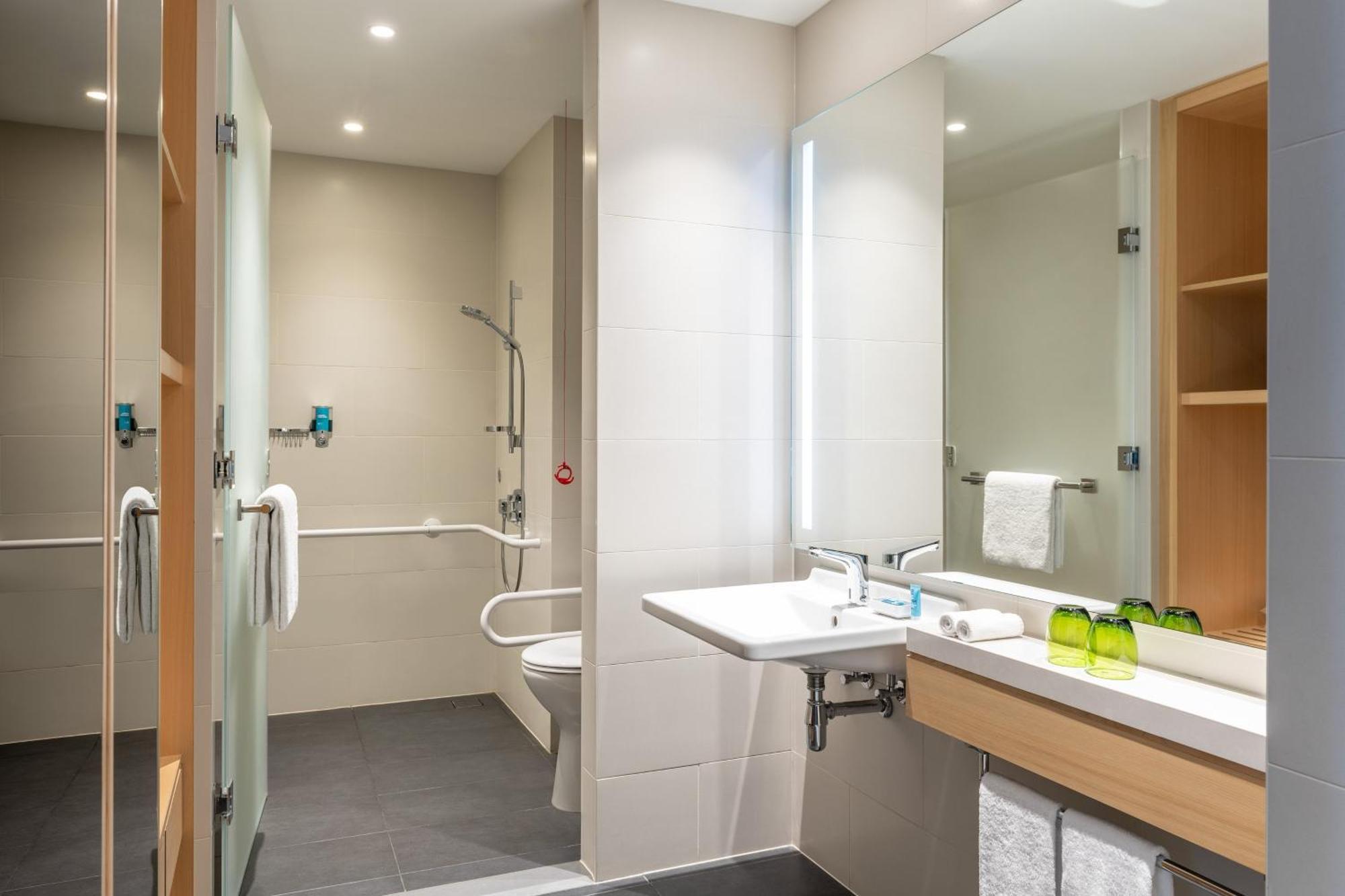 Aloft Creek Hotel 4*