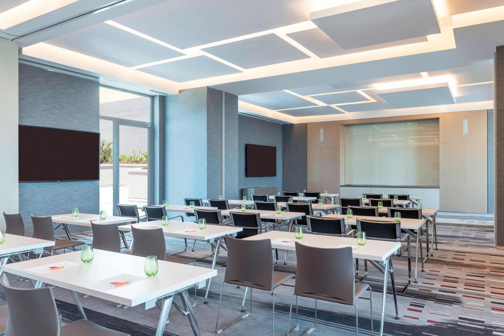 Hotel Aloft Creek Dubai