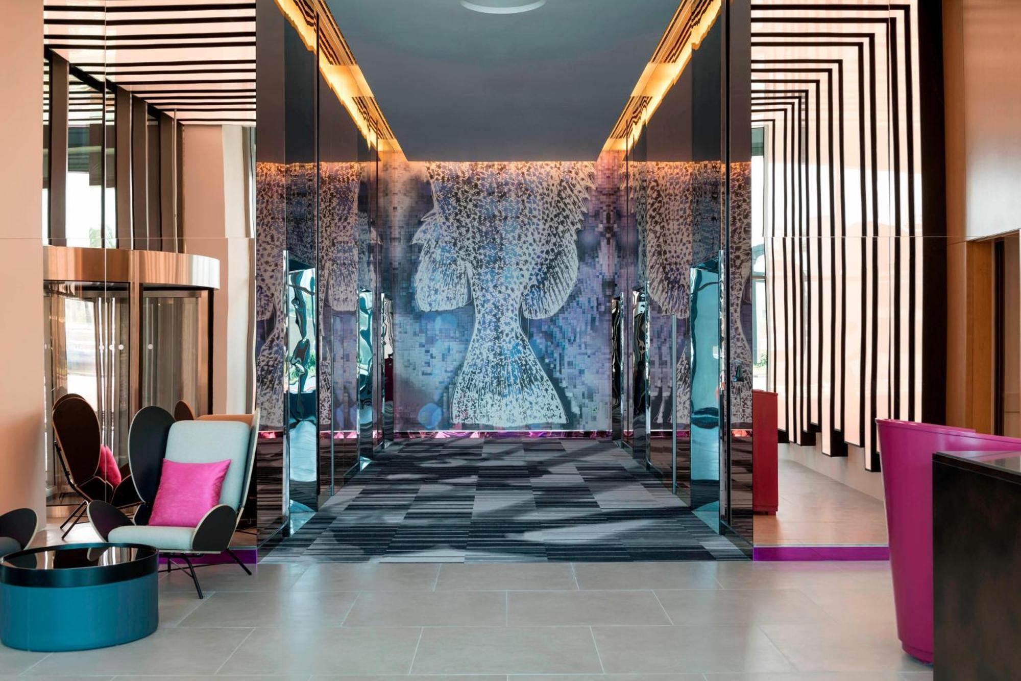 Aloft Creek Hotel