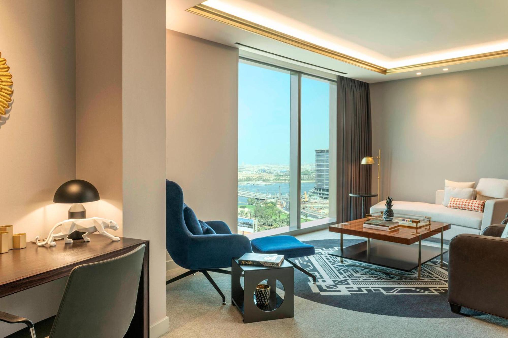 Aloft Creek Hotel 4*